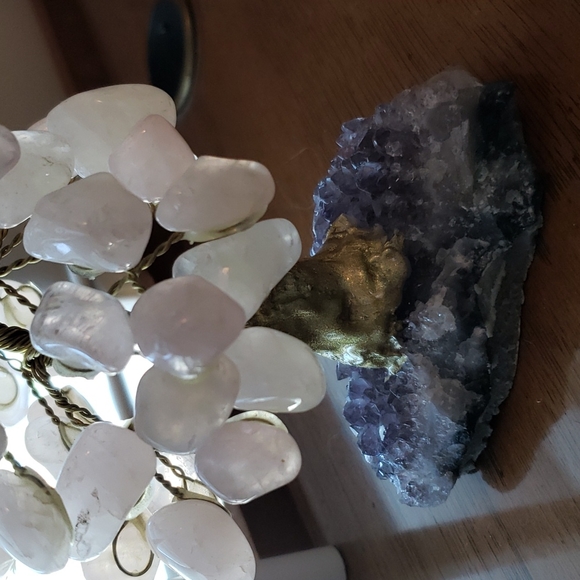 Rose quartz amethyst gemstone tree - Picture 4 of 5